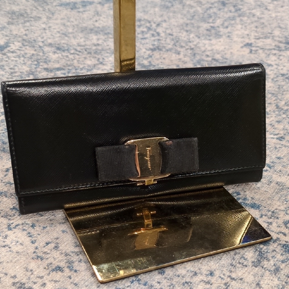 Salvatore Ferragamo Vara Bow continental wallet Black Leather Gold Accents Hinge